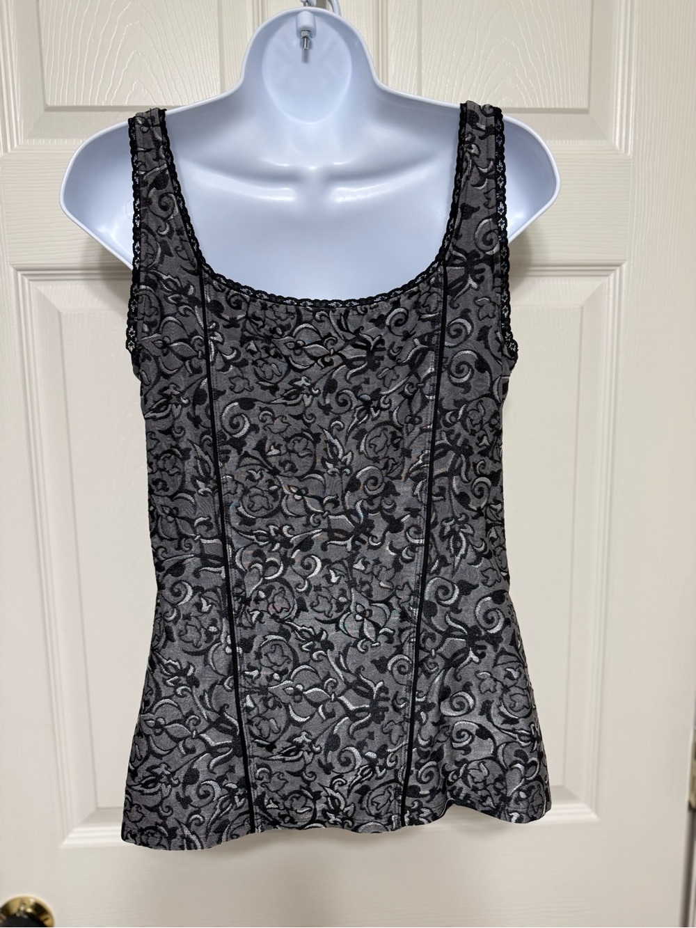 White House Black Market Gray n Black Floral Sleeveless Top - Picture 2 of 8